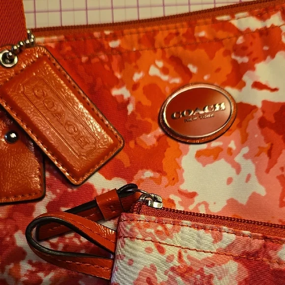 Coach Floral Print Weekender Tote with Pouch Set - NEW - Picture 2 of 8